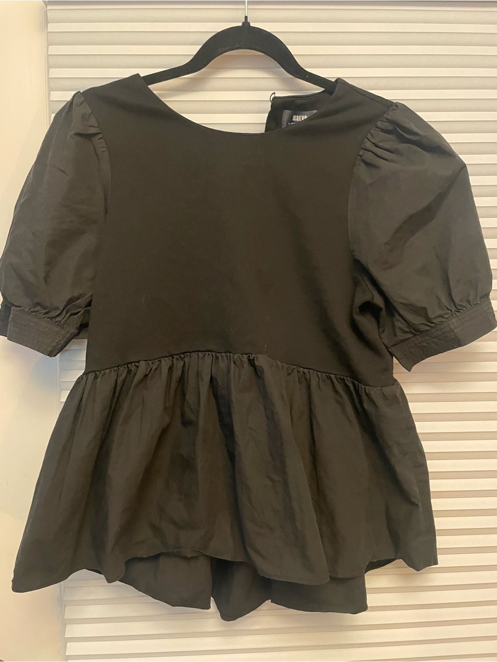 Anthropologie  maeve Black Puff-Sleeve Peplum Blouse M